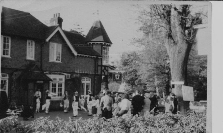Morris dancers at the Woodman Inn 